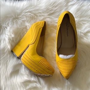 MICHAEL ANTONIO HEELS yellow size 8